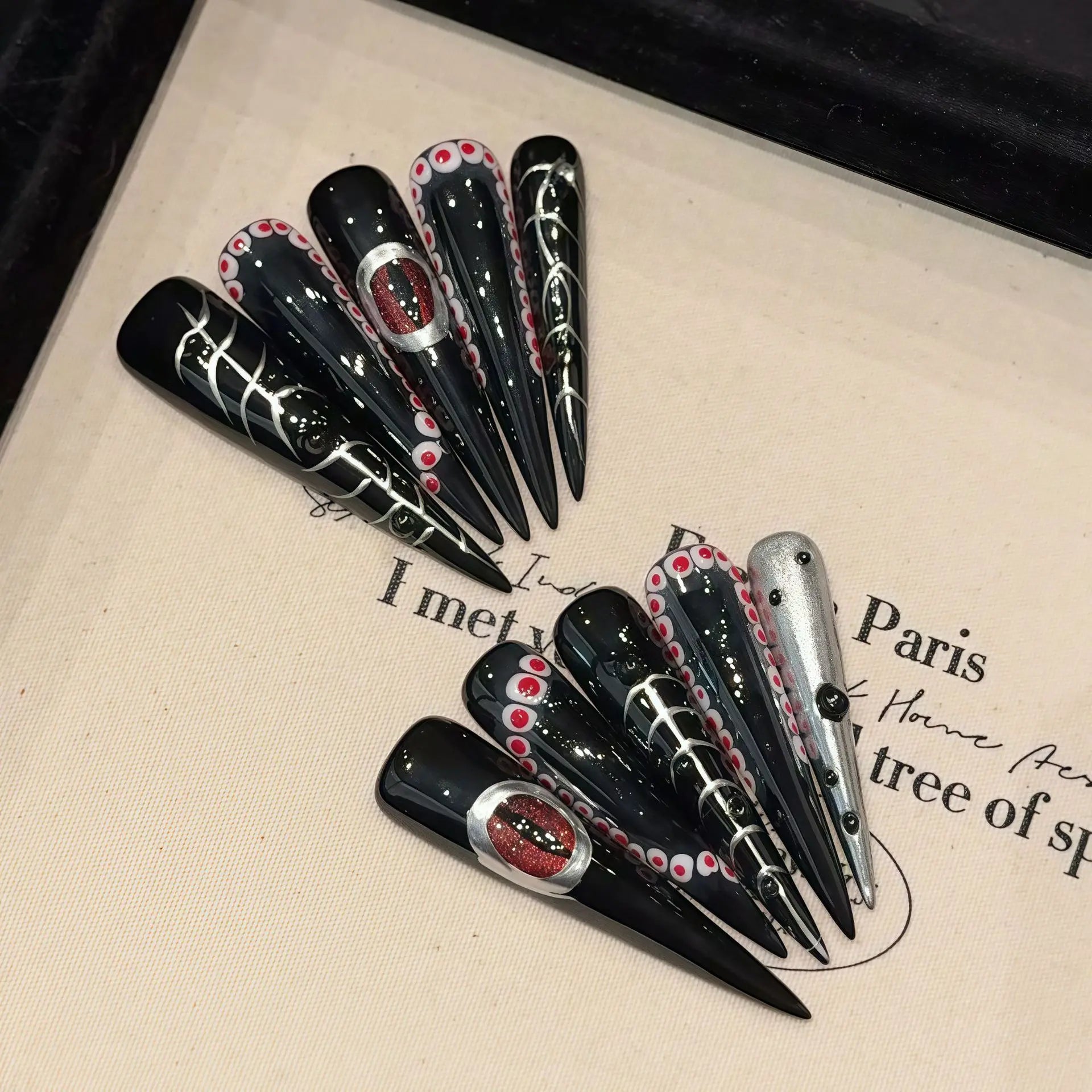 Pink Pearl Cat-Eye Press-On Nails – Shiny Almond Tips (10pcs)