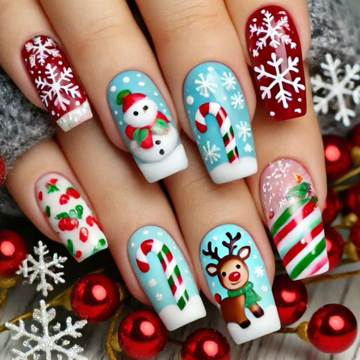Green Christmas Press on Nails Snowman Santa Claus Print Fake Nails for Women Wearable Winter Christmas False Nails